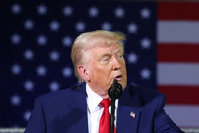 Importadora de suco dos EUA desafia tarifa de Trump contra o Brasil na Justiça